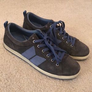 Macbeth Men’s leather sneakers.